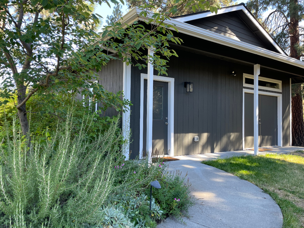 SW BEND Fully Private 1,200 SF Standalone Cottage in Near River, Old Mill & St. Charles Medical - Photo 1