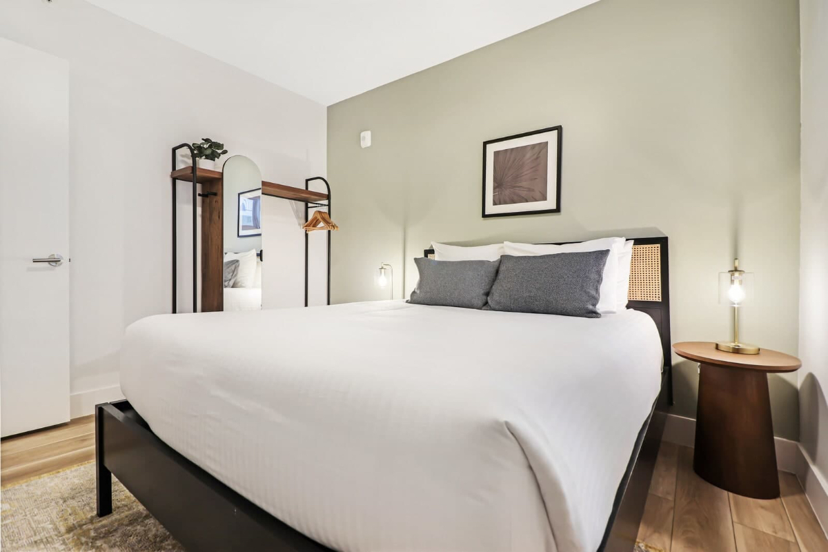 CozySuites Roami at The Carmela - 1 Bedroom - Photo 2