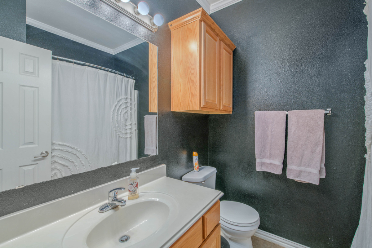 Travel nurses please see:  4BR/4BA Condo with Community Amenities--Great Location - Photo 7