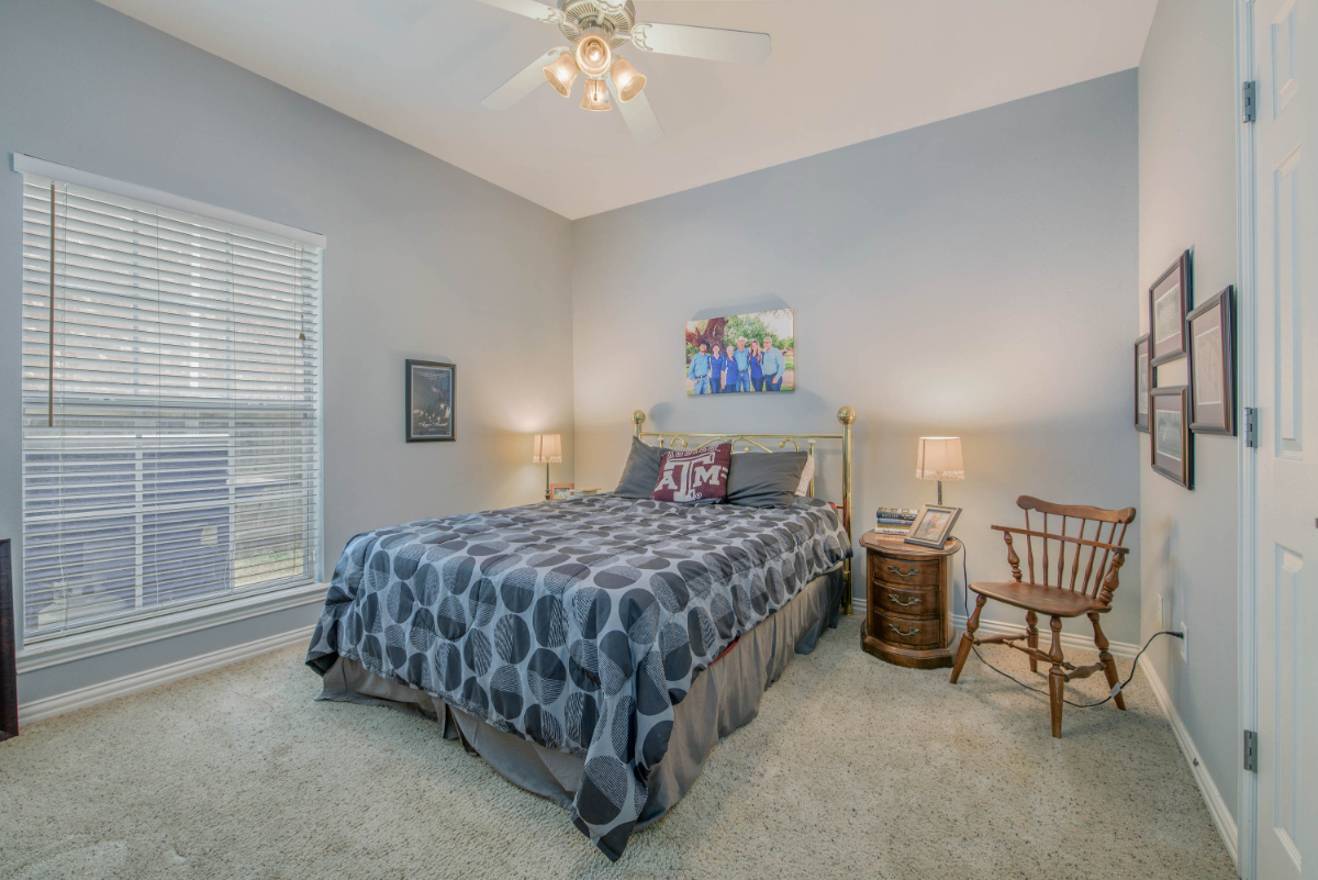 Travel nurses please see:  4BR/4BA Condo with Community Amenities--Great Location - Photo 8