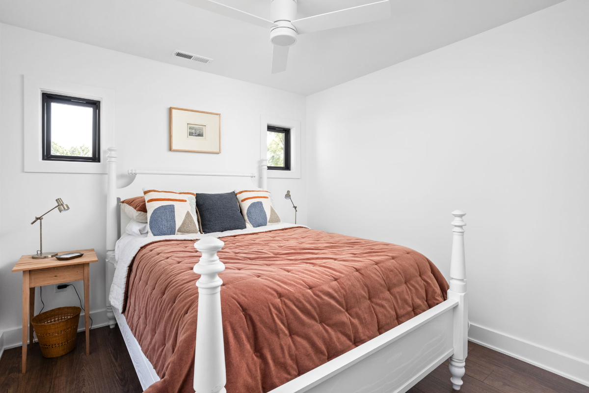 New Downtown Carriage House in Lockerbie Neighborhood - Photo 5