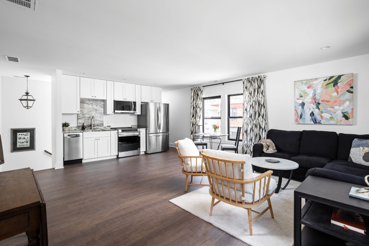 New Downtown Carriage House in Lockerbie Neighborhood - Photo 3