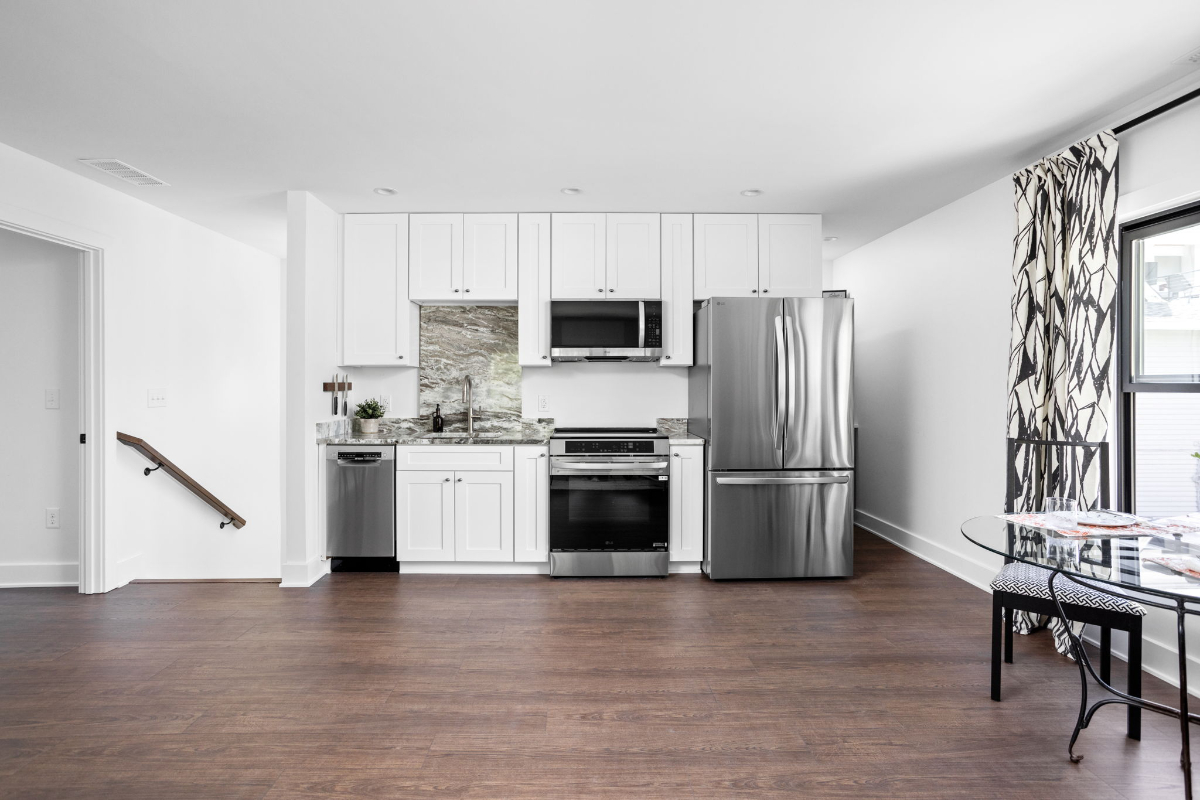 New Downtown Carriage House in Lockerbie Neighborhood - Photo 9
