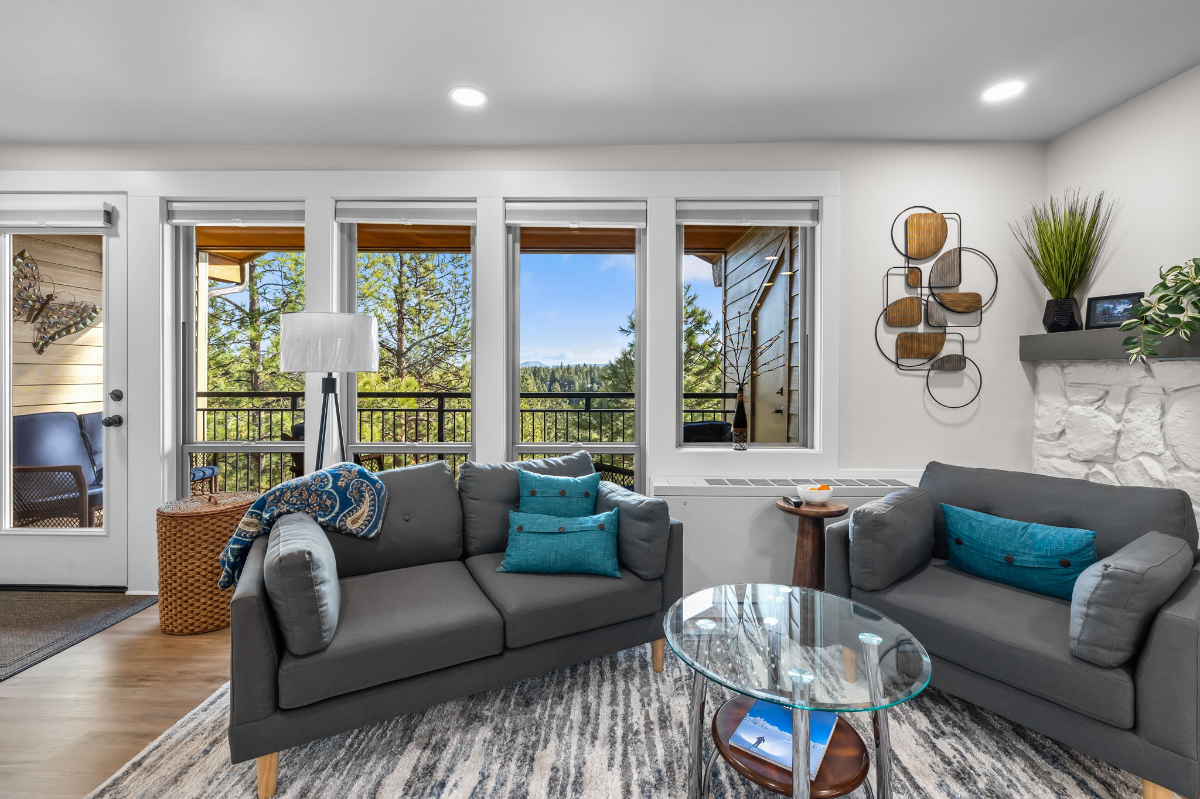 Top-Floor Mountain Getaway! Available November 10. Sunrise-view 1BR/1BA at Seventh Mountain Resort with utilities & Wi-Fi included.... - Photo 2