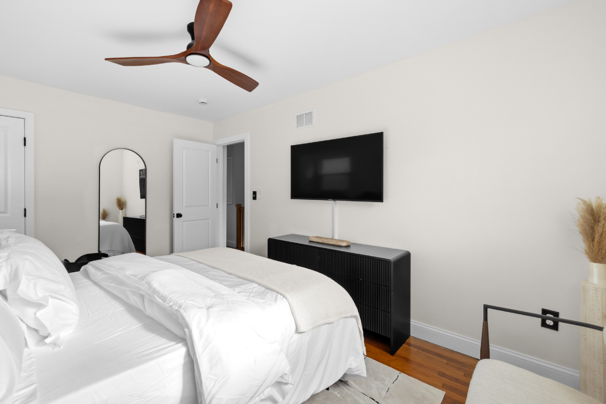 Minimalist Escape Brookland, D.C. Full House - Photo 8