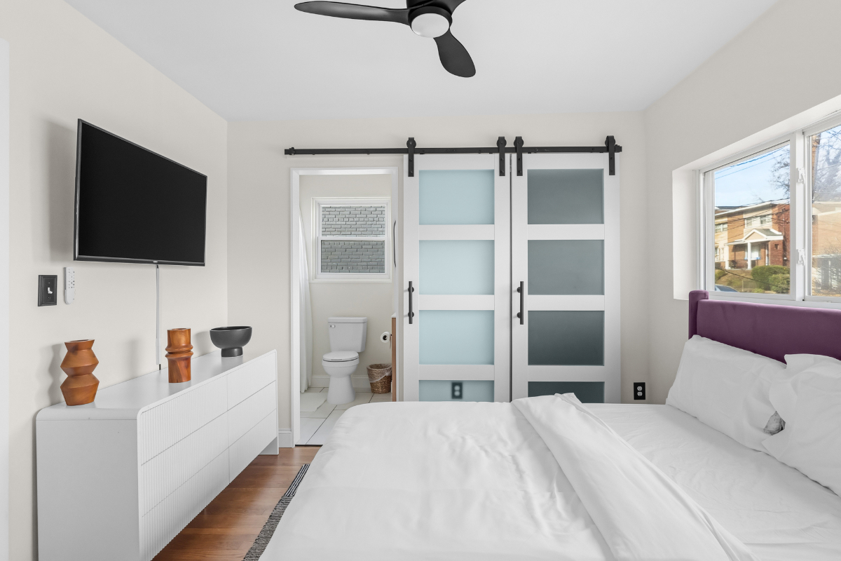 Minimalist Escape Brookland, D.C. Full House - Photo 12