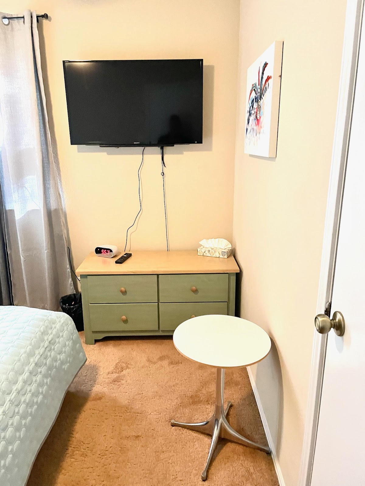 Peaceful Furnished Upstairs Room with Private Bath & Workspace - Photo 5