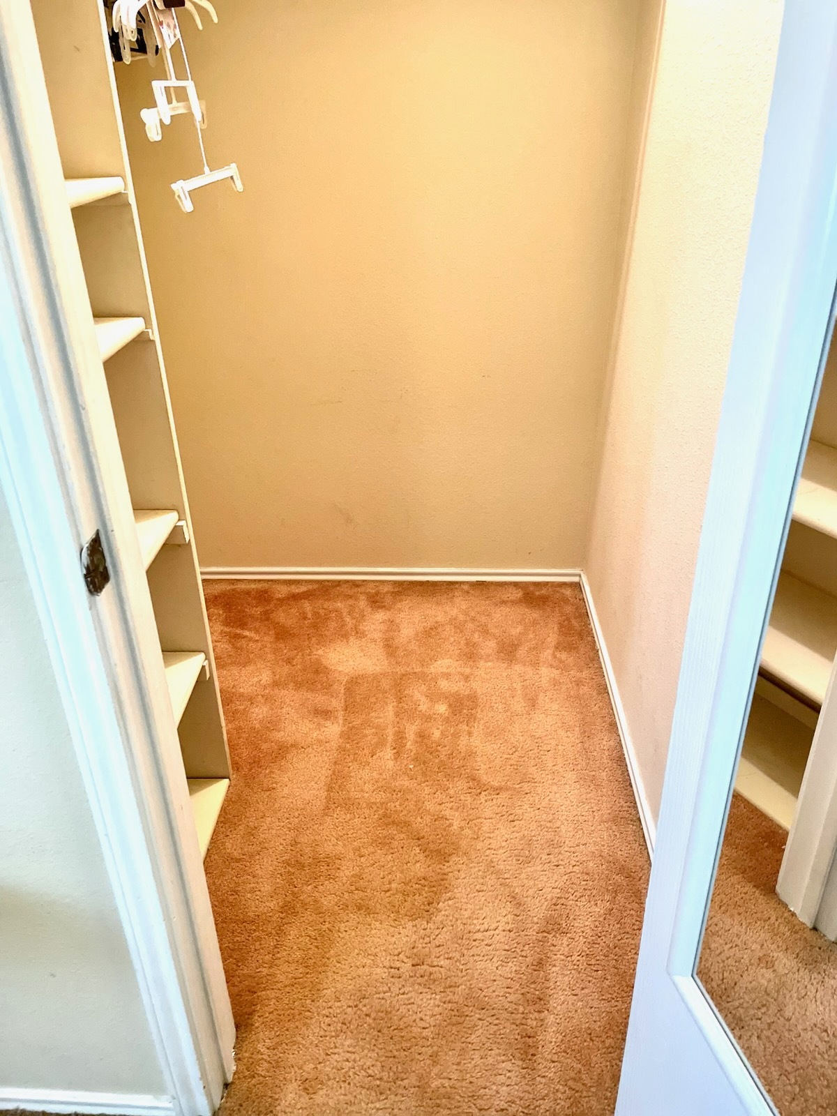 Peaceful Furnished Upstairs Room with Private Bath & Workspace - Photo 9