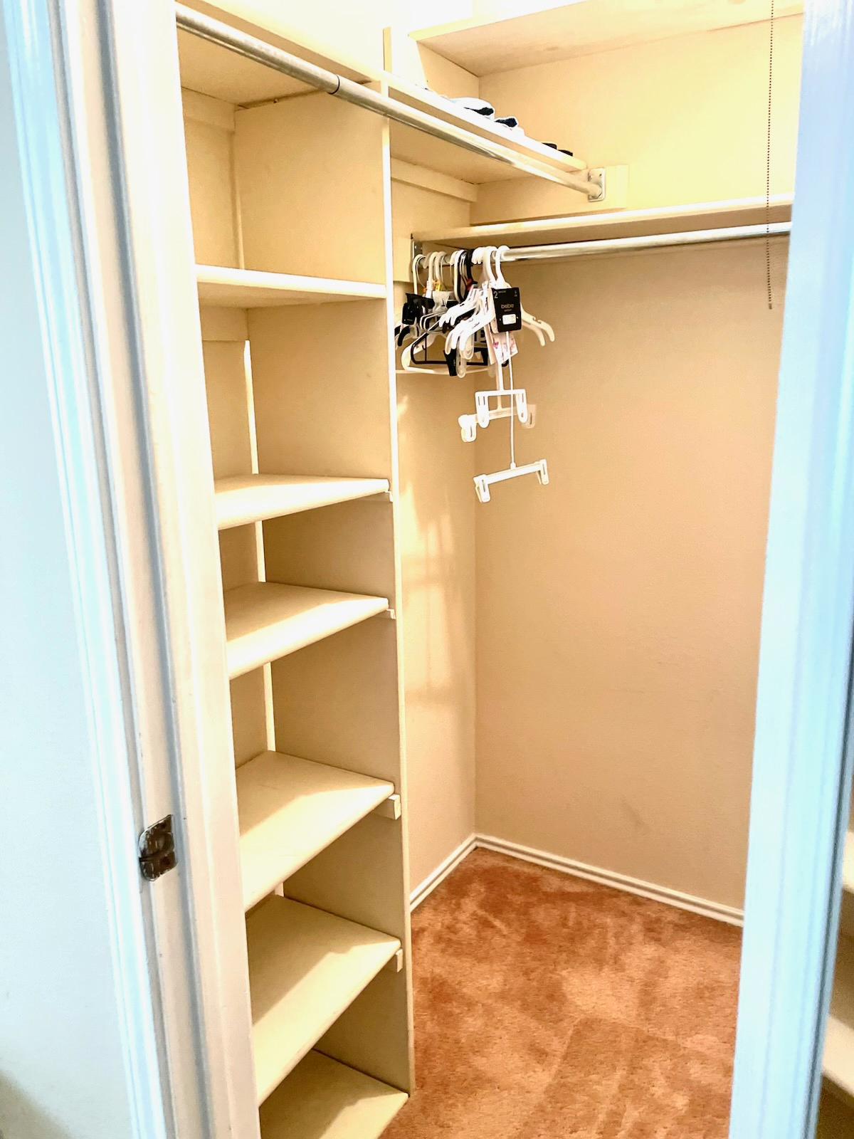 Peaceful Furnished Upstairs Room with Private Bath & Workspace - Photo 10