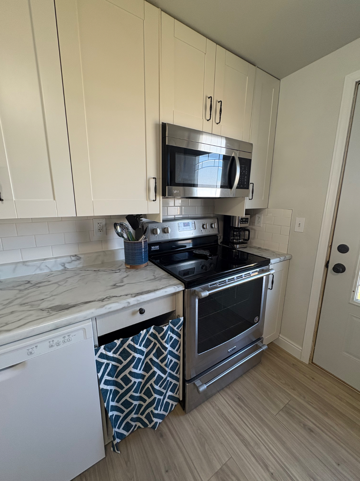 2 BED 1 BATH - Photo 11