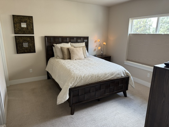 Modern 2BR Home with Fenced Yard, Fast Wi-Fi, Garage & All Utilities Included - Photo 6
