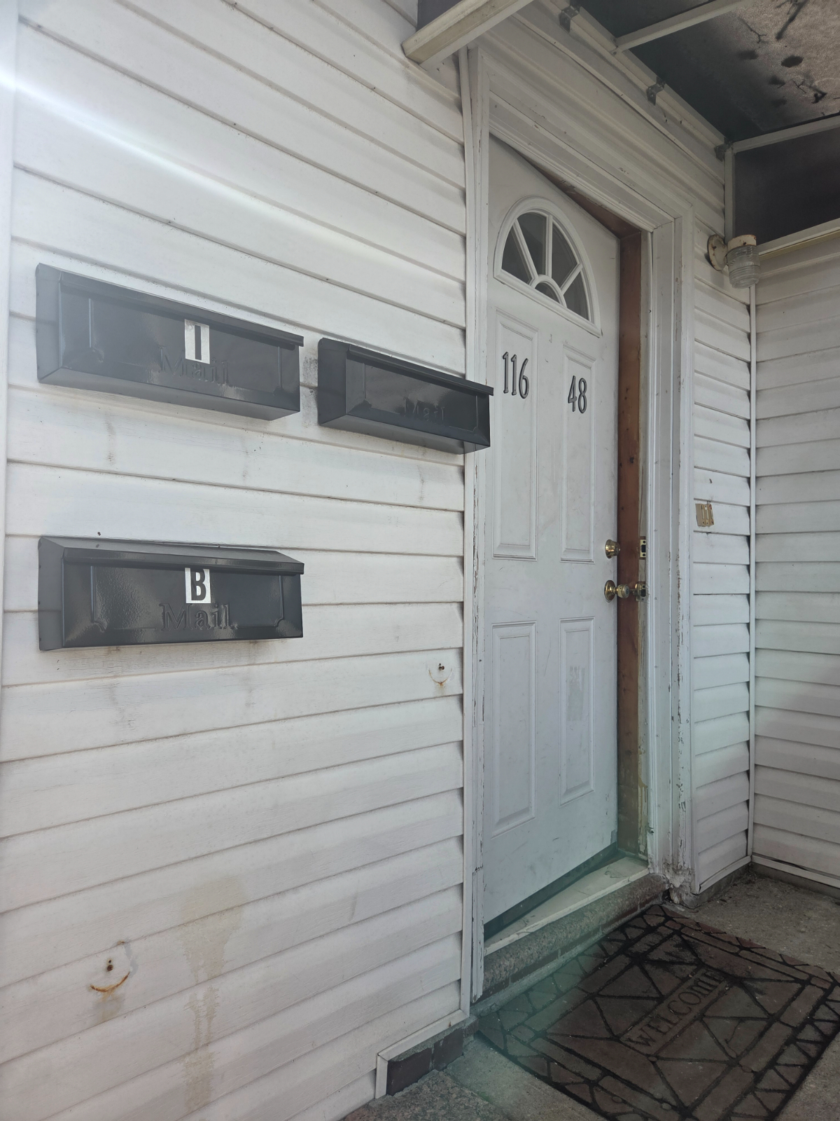 One Bedroom in Basement Suitable for Travel Pros and Mid Term rentals - Photo 2