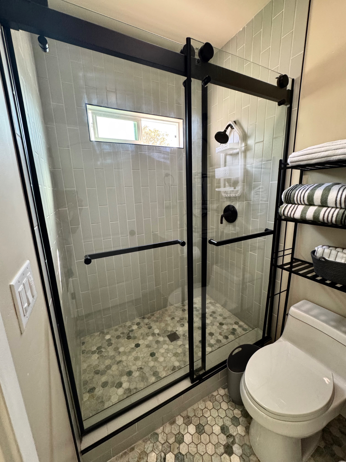 Private Stylish 1 Bd/ 1 Ba Entire Home - Photo 4