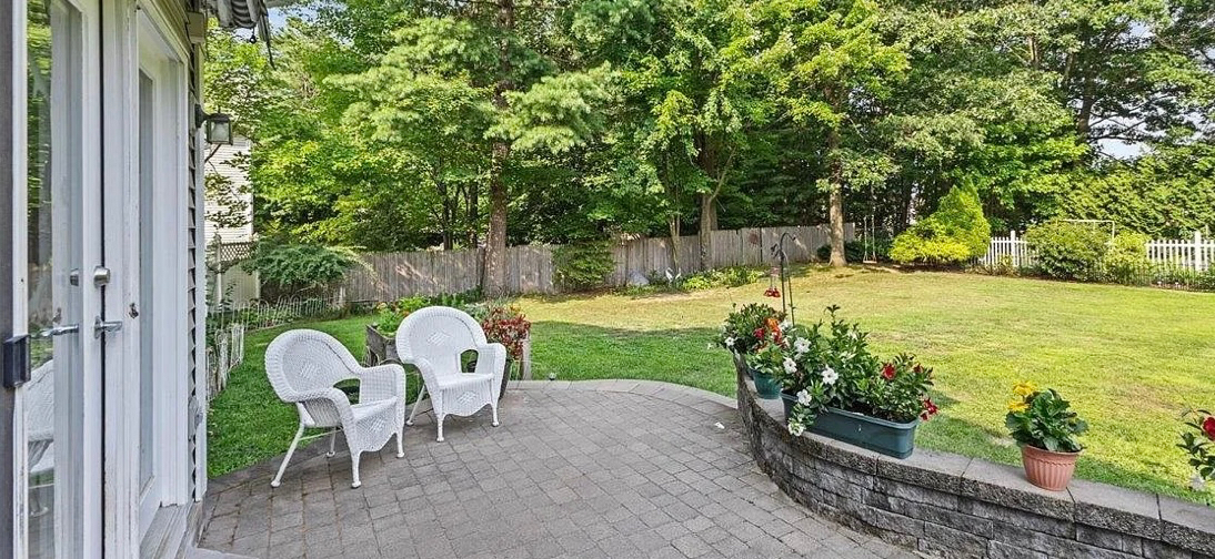 Stunning Colchester home nestled 10 minutes from the city - Photo 4