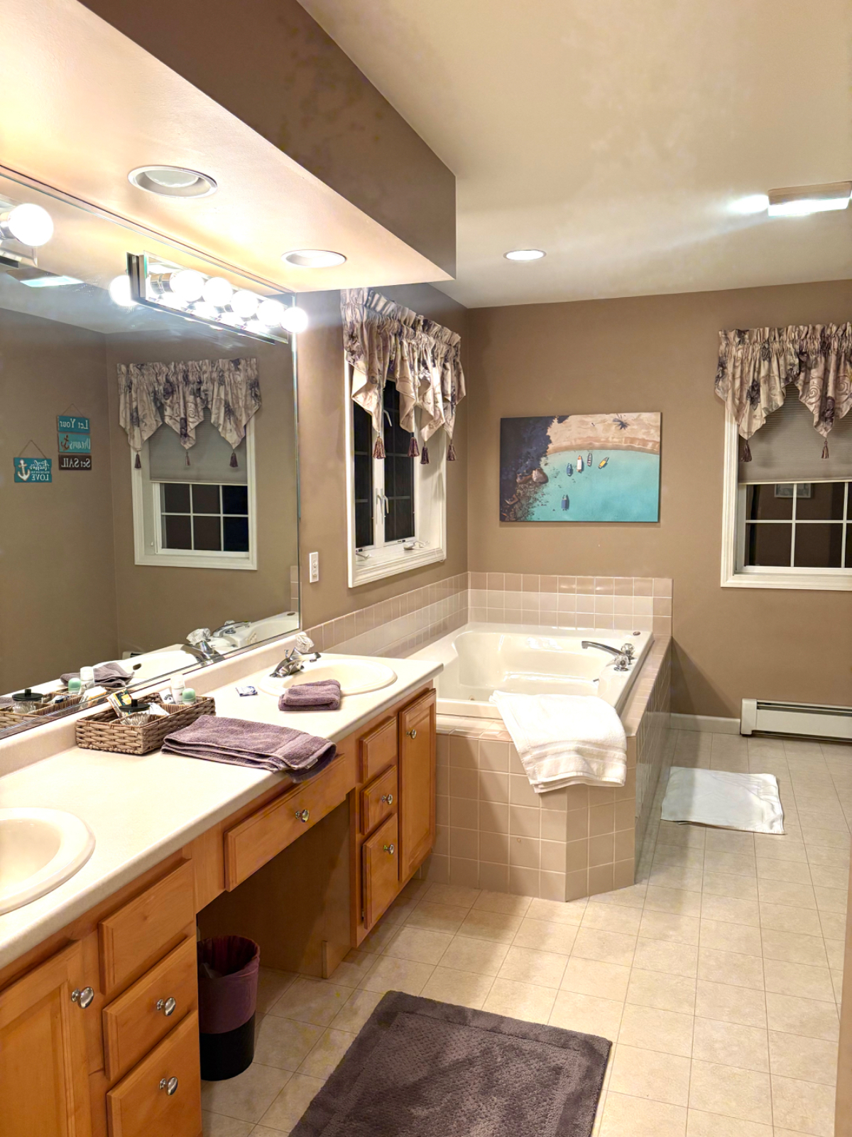 Stunning Colchester home nestled 10 minutes from the city - Photo 12
