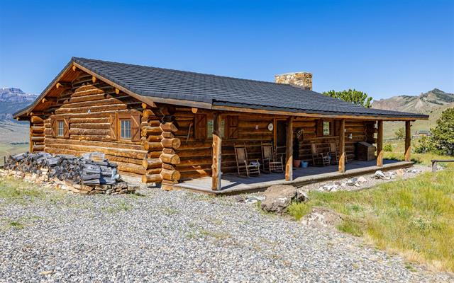 Cabin in Paradise - Photo 1