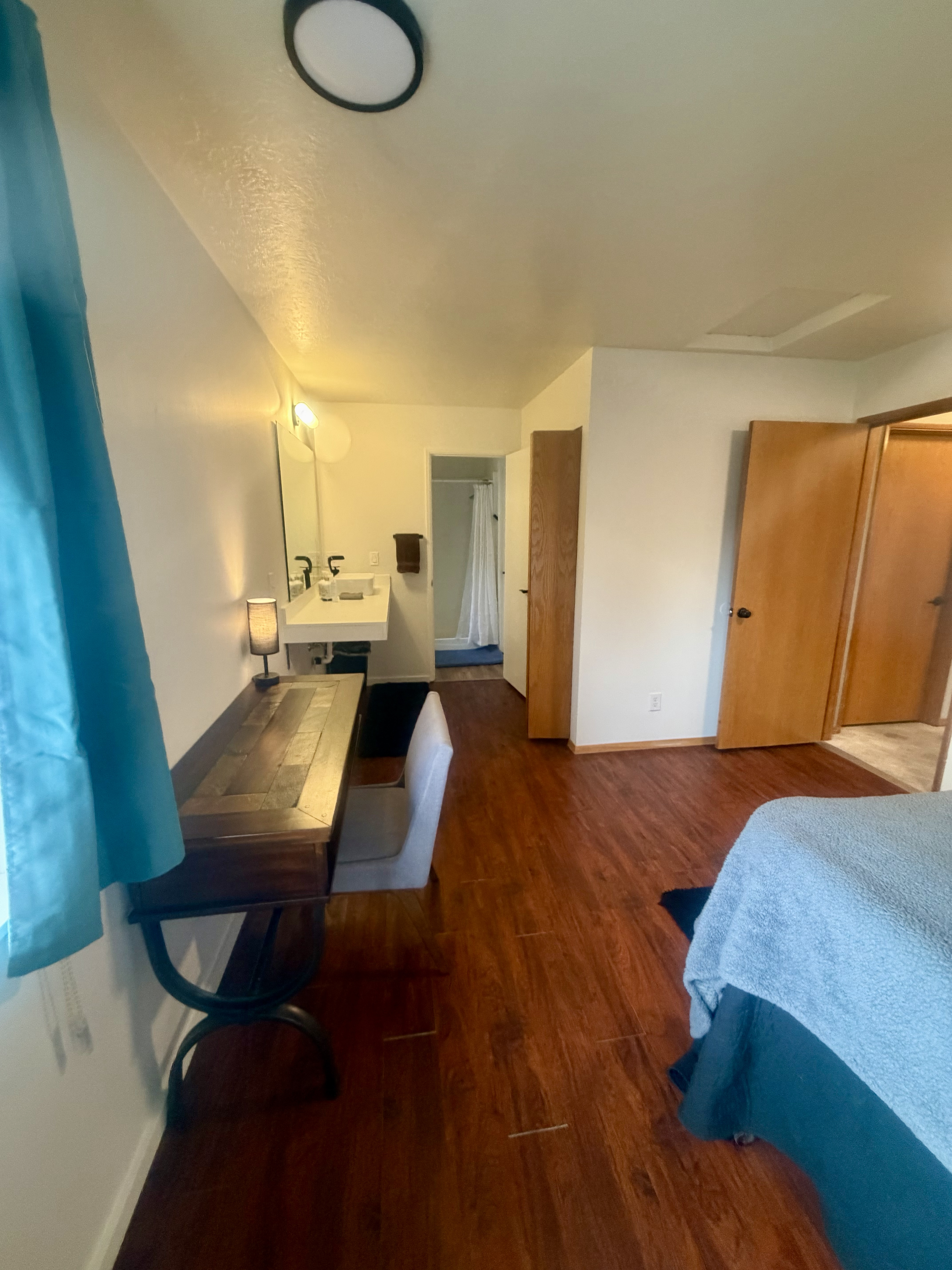 Private Single Bedroom Apartment Get A Way in the Woods- Exceptional Location Close to Hospitals - Photo 3