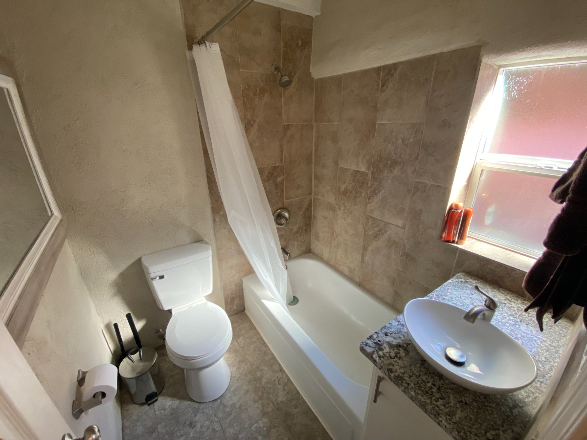 Historic Adobe House Apartment B - Photo 8