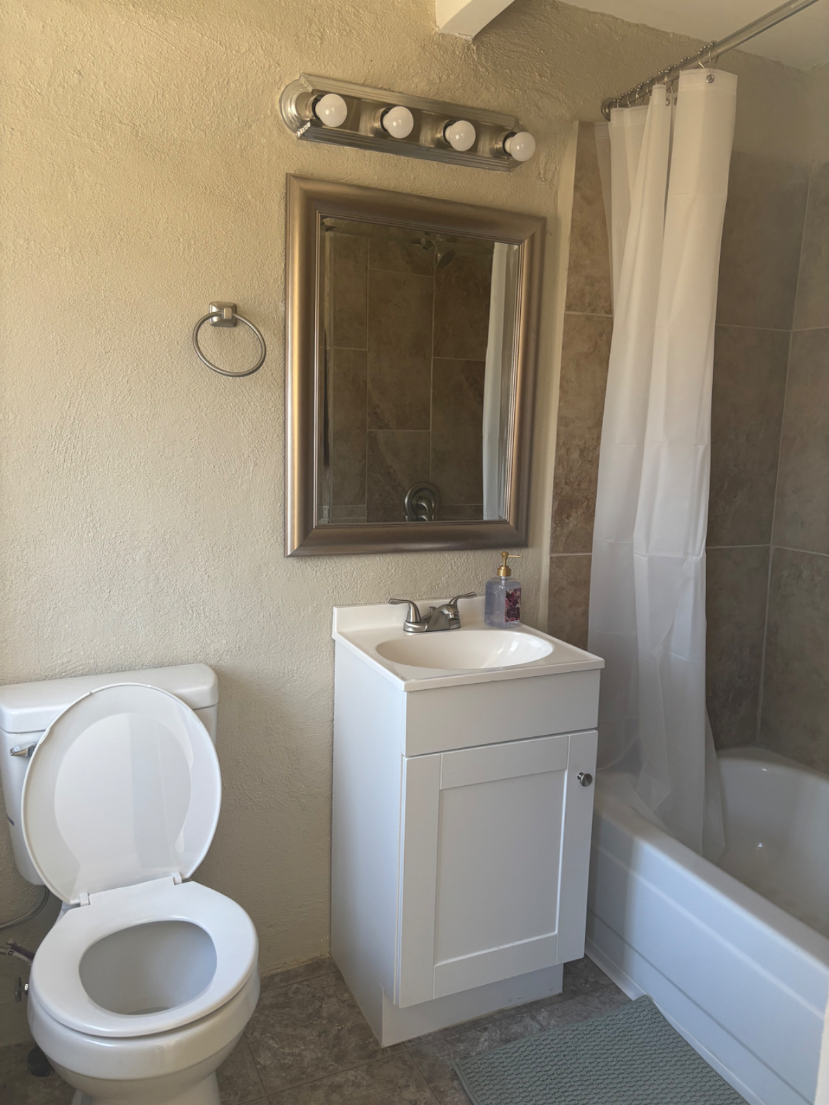 Historic Adobe House Apartment B - Photo 11