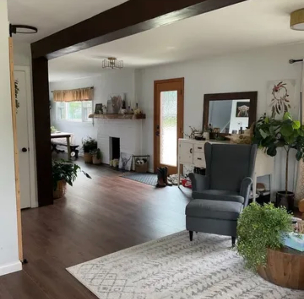 Beautifully Remodeled 2BR 2BA Home  Fully Furnished, Pet Friendly, and Perfect for Travelers - Photo 3