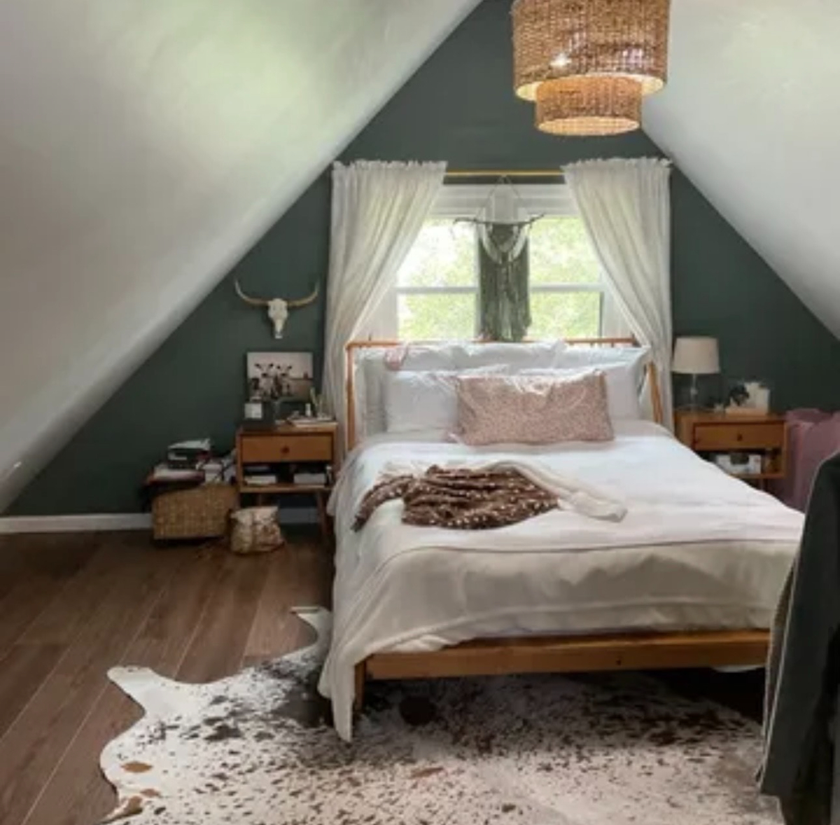 Beautifully Remodeled 2BR 2BA Home  Fully Furnished, Pet Friendly, and Perfect for Travelers - Photo 4