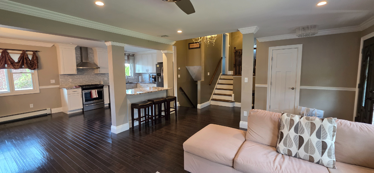 Large room for rent steps from Adelphi close to Al - Photo 3
