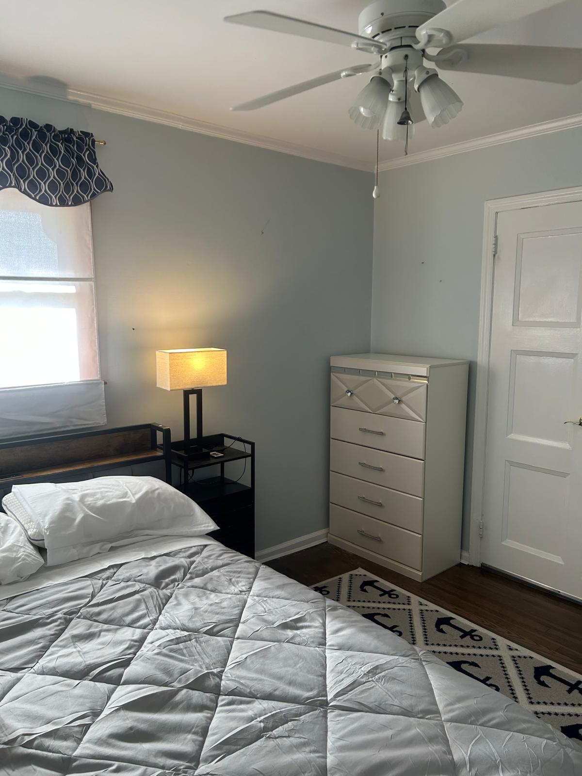 Large room for rent steps from Adelphi close to Al - Photo 7