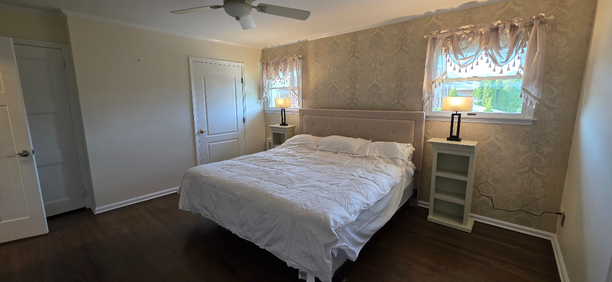 Large room for rent steps from Adelphi close to Al - Photo 2