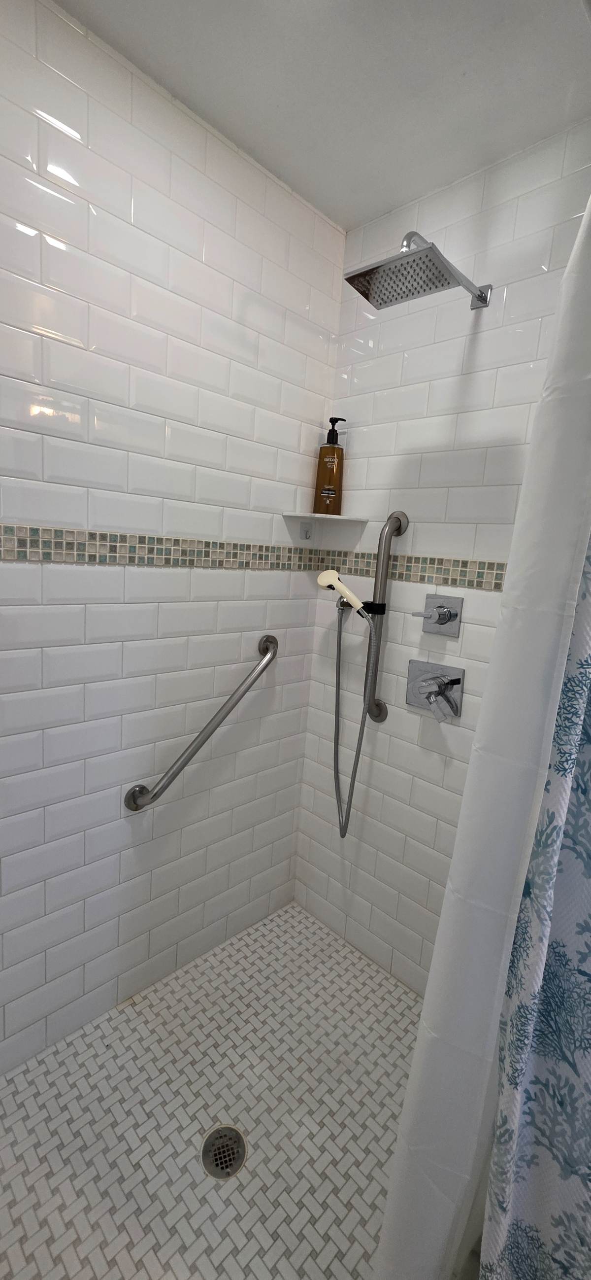 Large room for rent steps from Adelphi close to Al - Photo 5