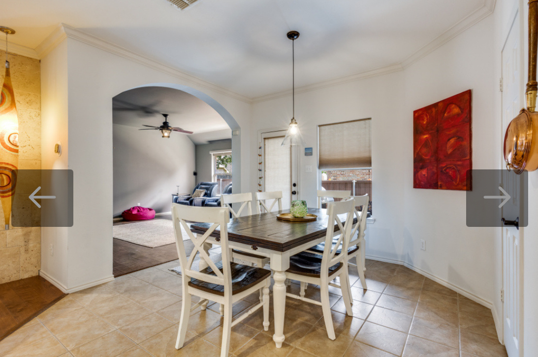 House with  4 rooms 3 whole bathrooms, outside jacuzzi and pool community, walking distance elementa - Photo 2