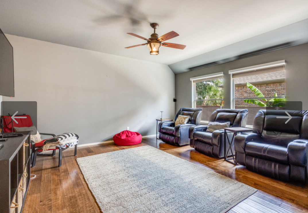 House with  4 rooms 3 whole bathrooms, outside jacuzzi and pool community, walking distance elementa - Photo 5