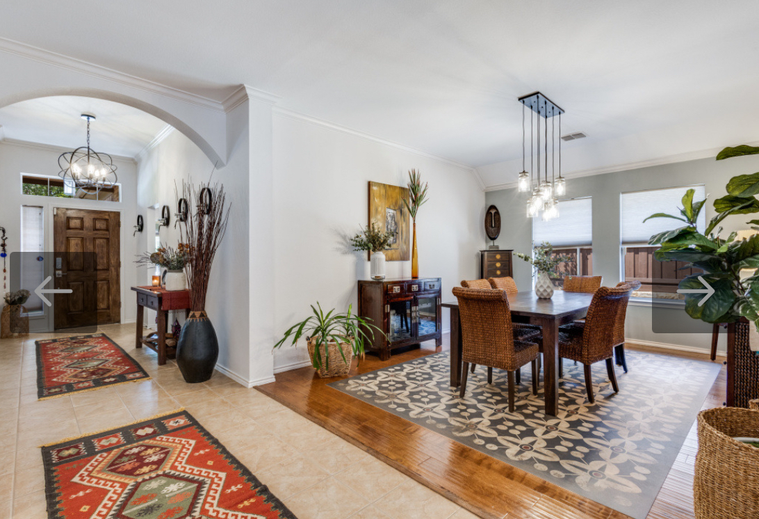 House with  4 rooms 3 whole bathrooms, outside jacuzzi and pool community, walking distance elementa - Photo 7