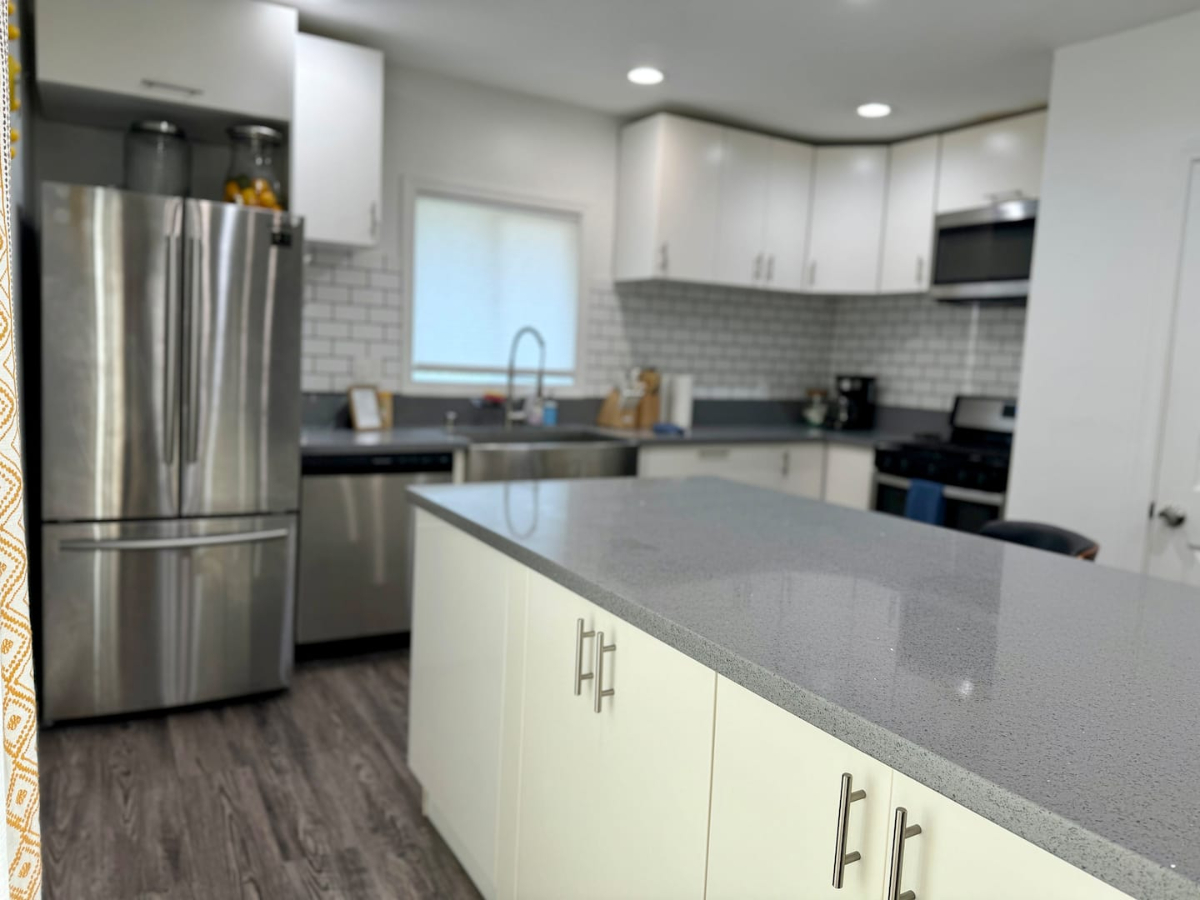 Tastefully remodeled home by DTLA & USC KECK - Photo 3