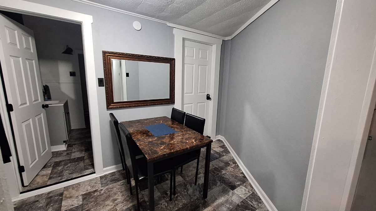 3BR Apartment close to Downtown, SUNY & Lake Ontario | Under 20 minutes to Novelis & Nine Mile, 30 M - Photo 2