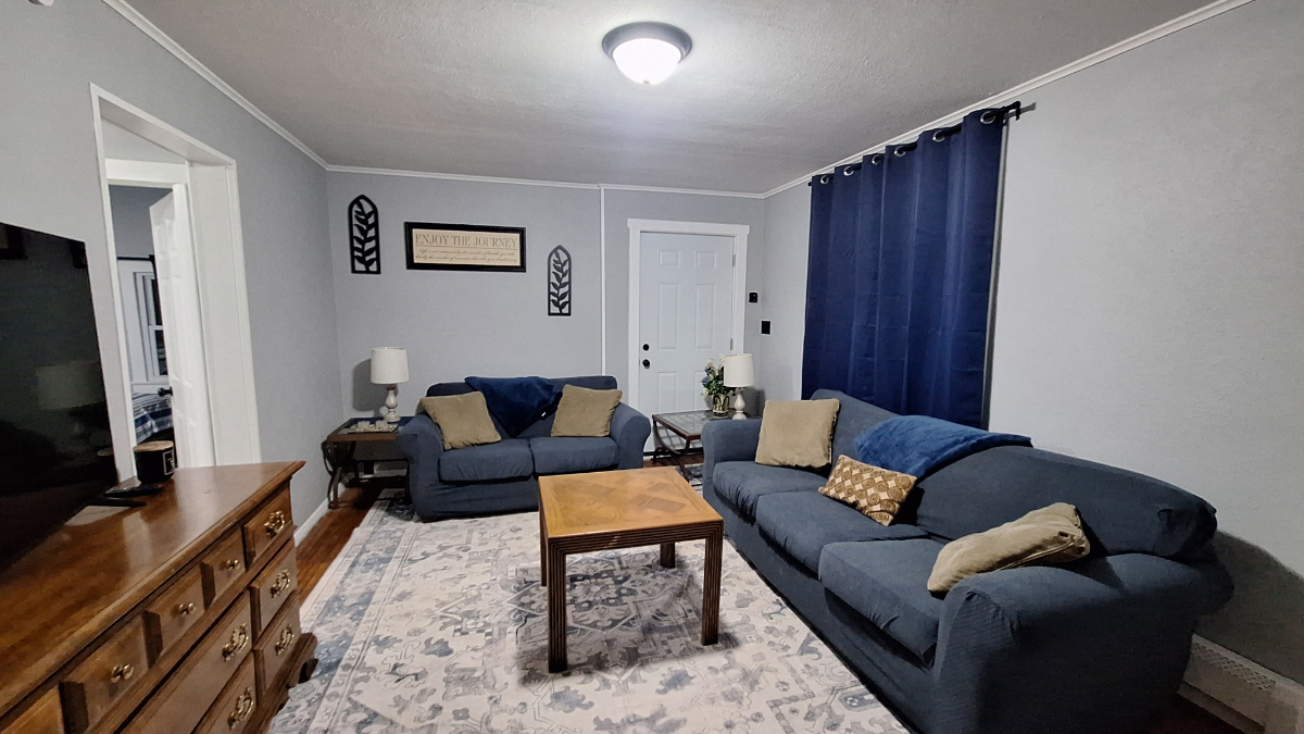 3BR Apartment close to Downtown, SUNY & Lake Ontario | Under 20 minutes to Novelis & Nine Mile, 30 M - Photo 1
