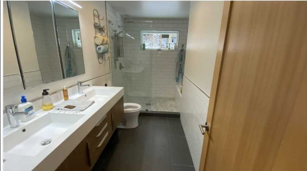 Entire home close to downtown 1 or 2 bdr options available - Photo 5