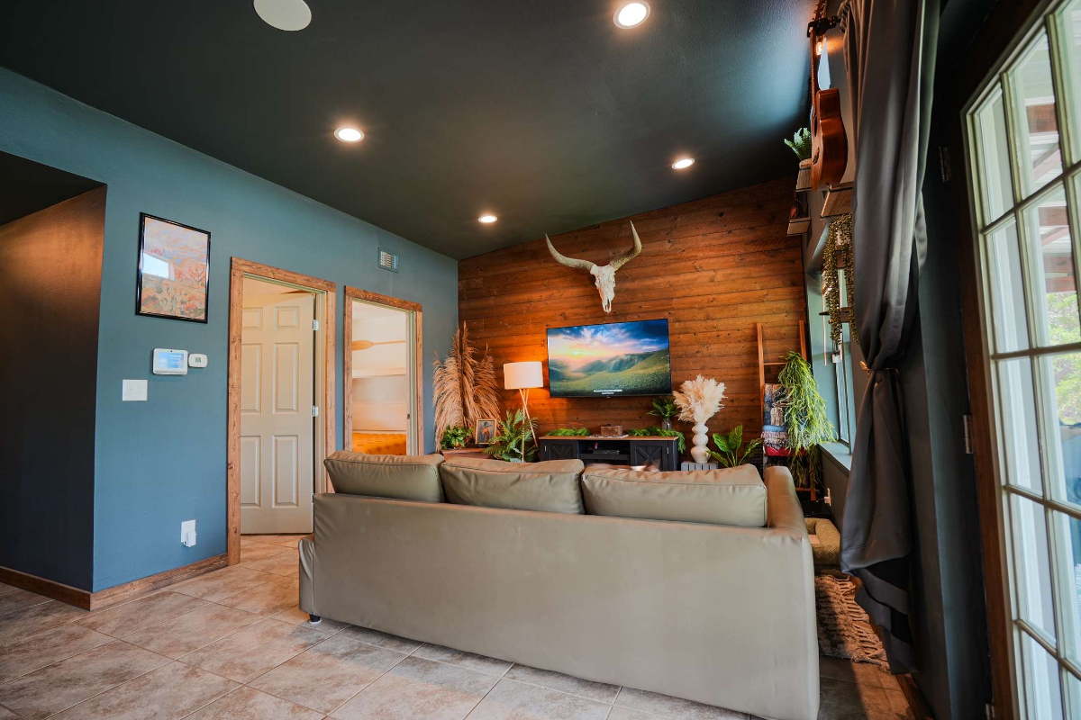 Cloud Haven in Canyon Lake - 15 miles outside Bulverde. Dog friendly - Photo 6