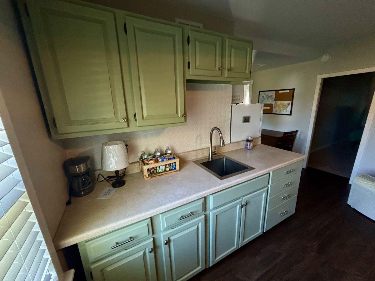 Private apartment in historic Vermont house - Photo 2