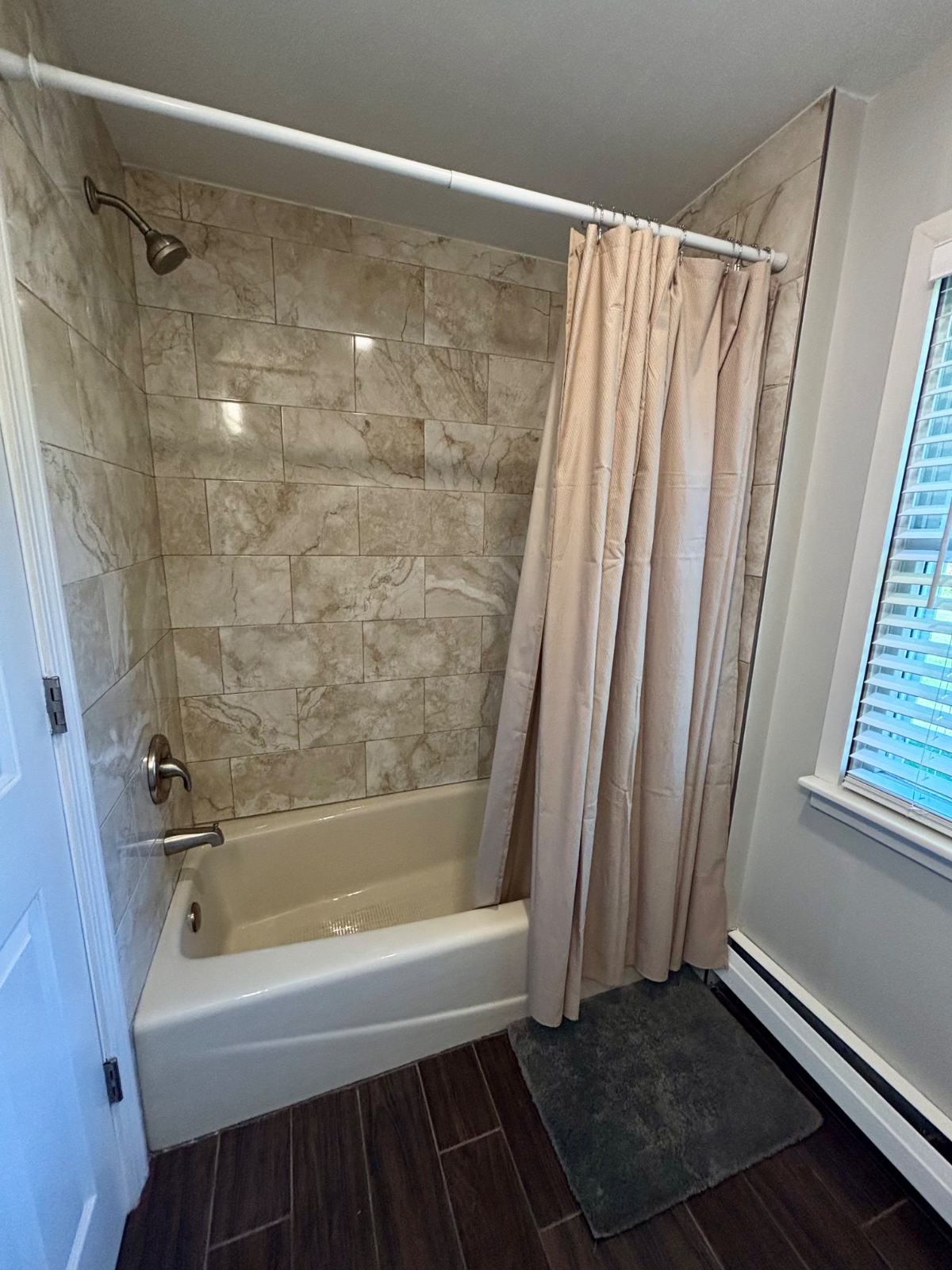 Private apartment in historic Vermont house - Photo 7