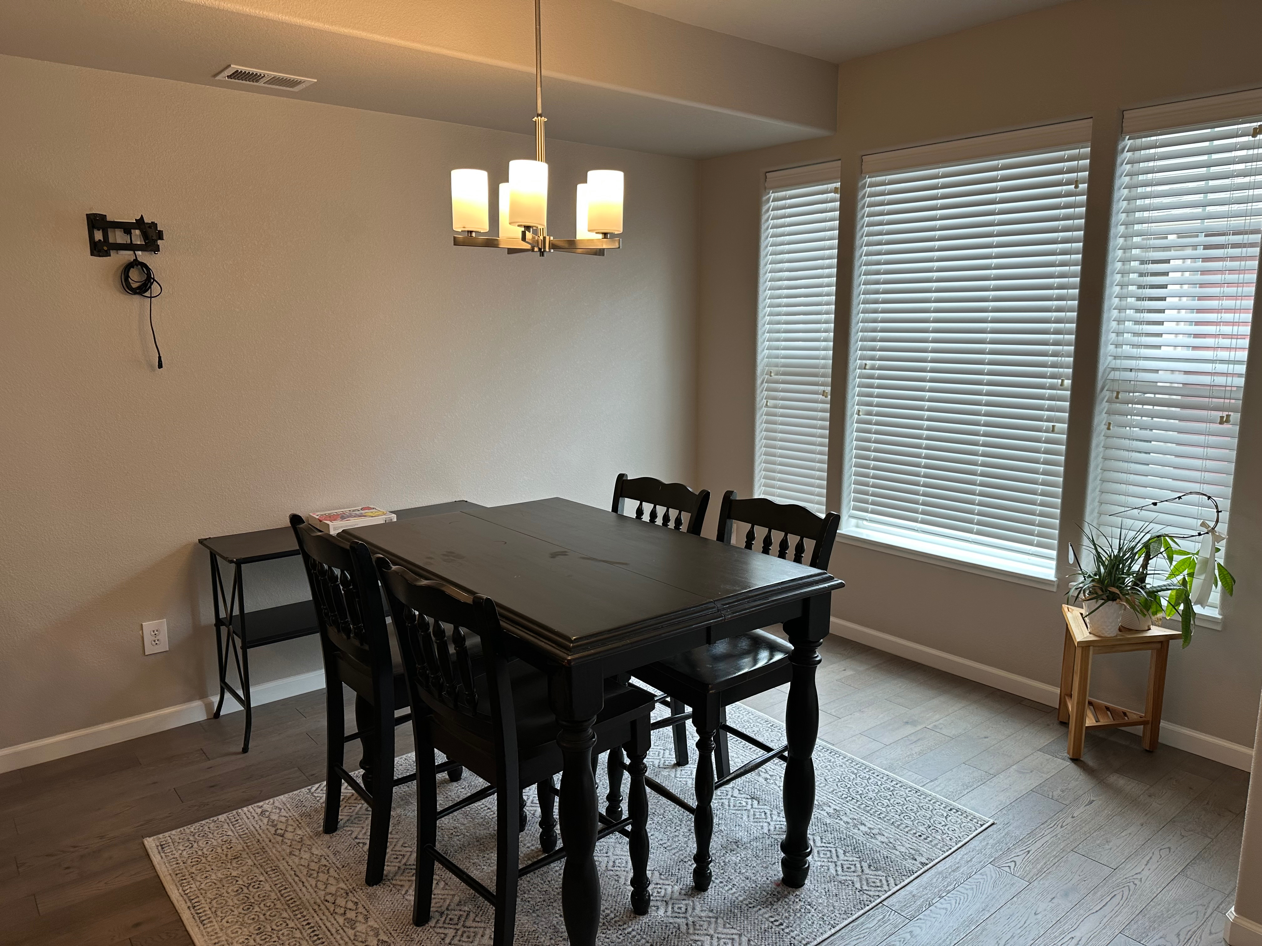 Luxurious Pointe Townhouse - Photo 12