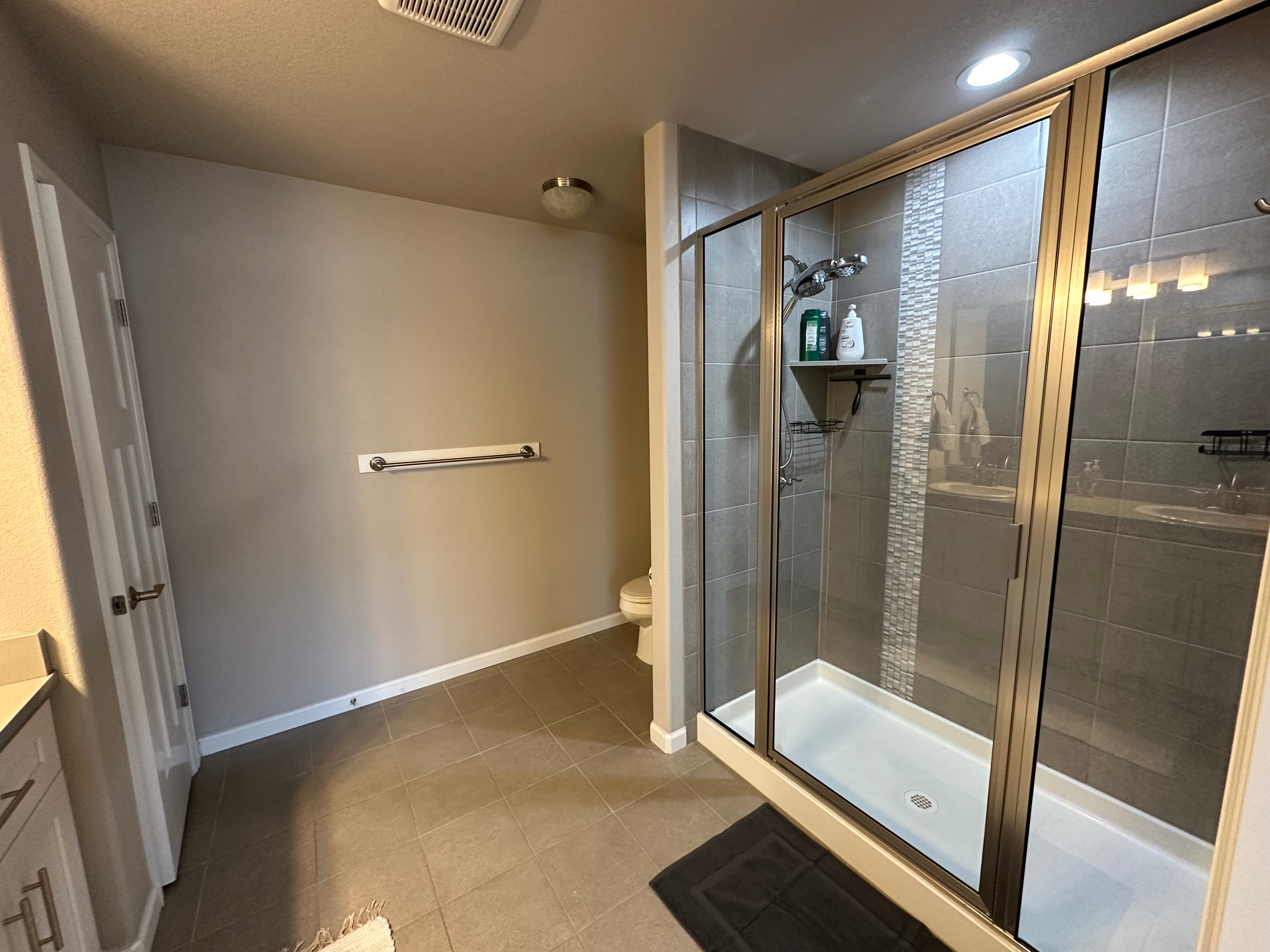 Luxurious Pointe Townhouse - Photo 5