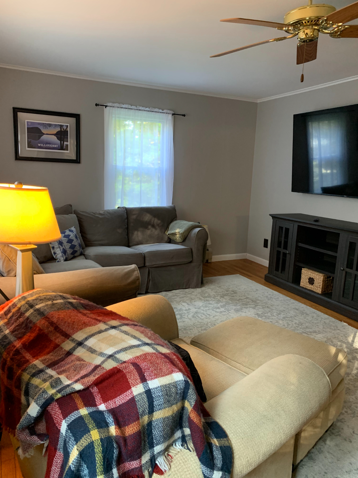 Charming 2-Bed Retreat Near Lake Willoughby & Ski Resorts - Photo 3