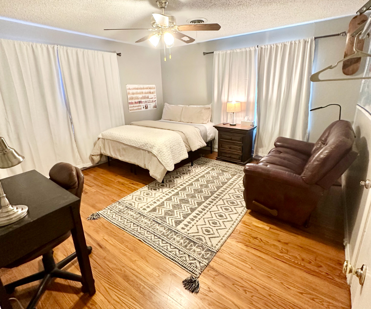 Great location in Medical District Near TTU - Photo 2