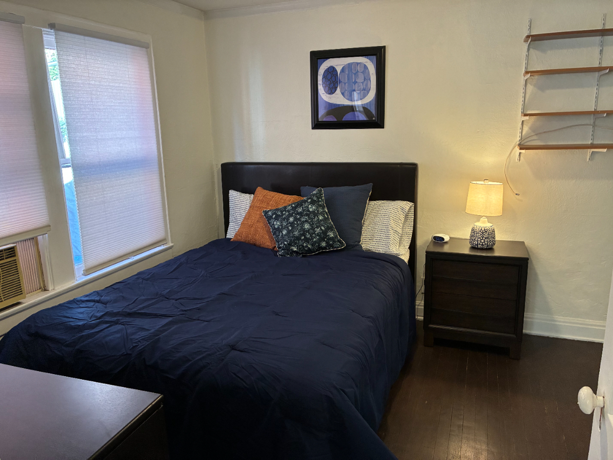 Private Silver Lake/Virgil Village Cottage With Fenced-in Patio, Utilities Included, and Pet-Friendly - Photo 4
