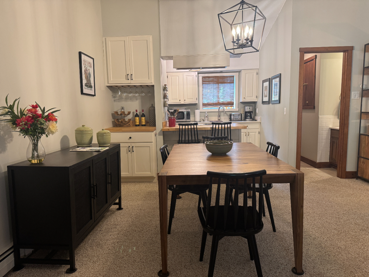 Furnished 2 Bedroom Condo - Photo 5