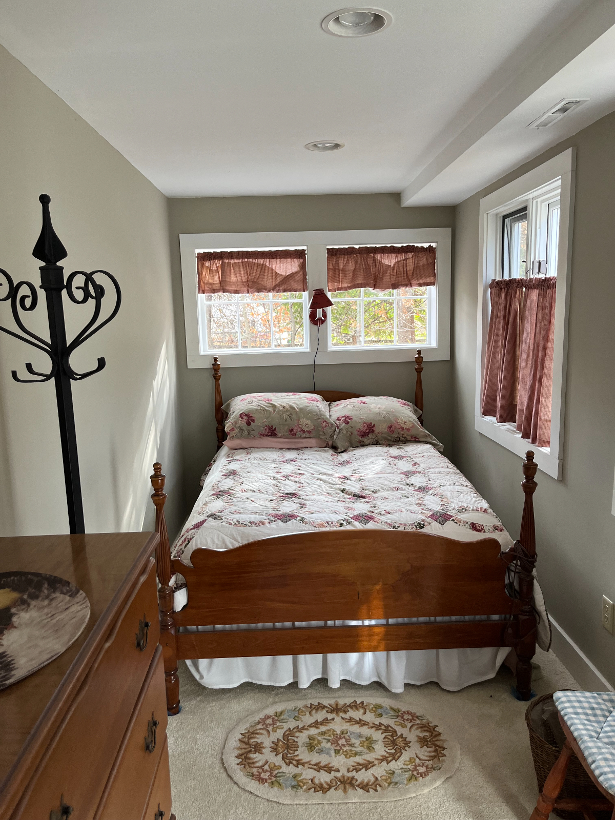 Lovely 2BR/2BA home in Newfane Village, VT (Avail November 2026 thru May 2027) - Photo 8