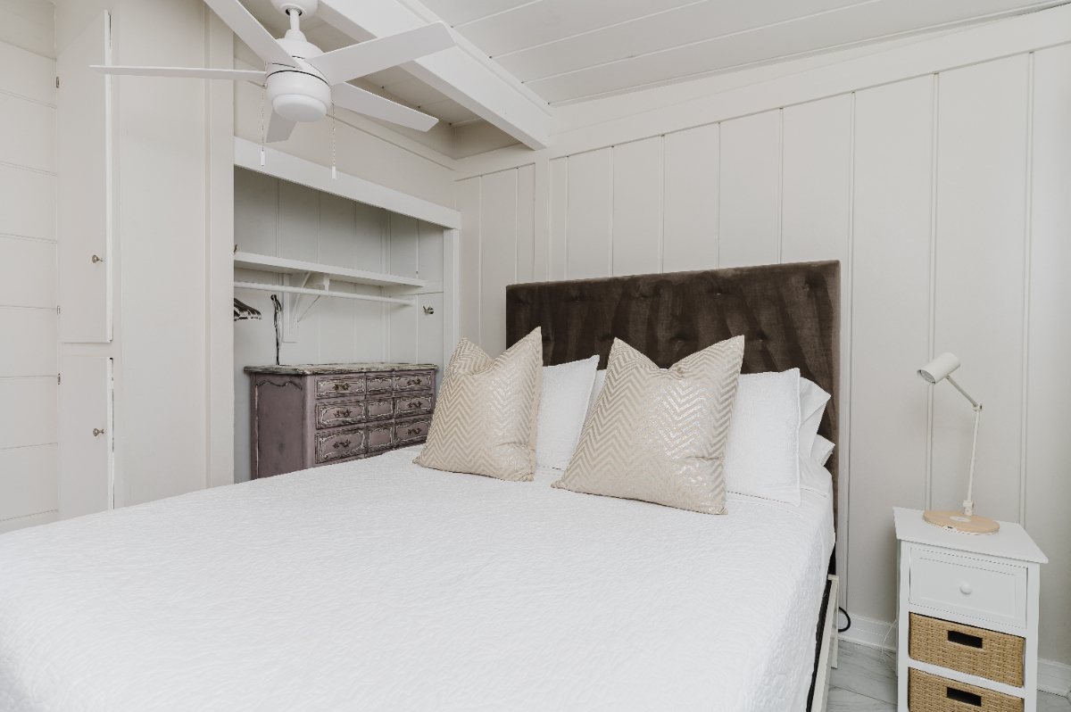 Cozy Beach Cottage Two Blocks From Beach - Furnished - Photo 2