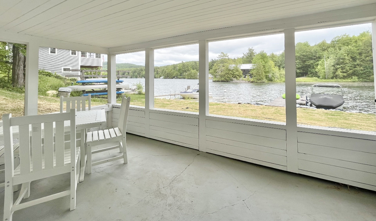 Lake Iroquois - Blue house on the cove - Photo 12