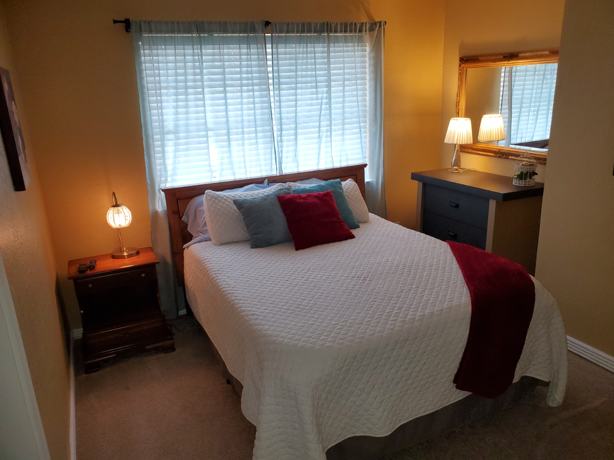 Safe 1BR Retreat with Jacuzzi, EV Charger in Prime Location - Photo 3