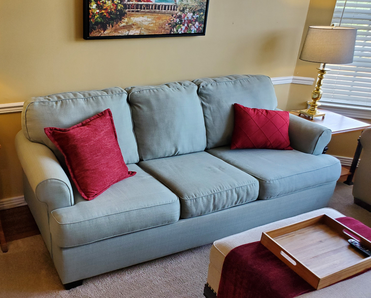 Safe 1BR Retreat with Jacuzzi, EV Charger in Prime Location - Photo 4